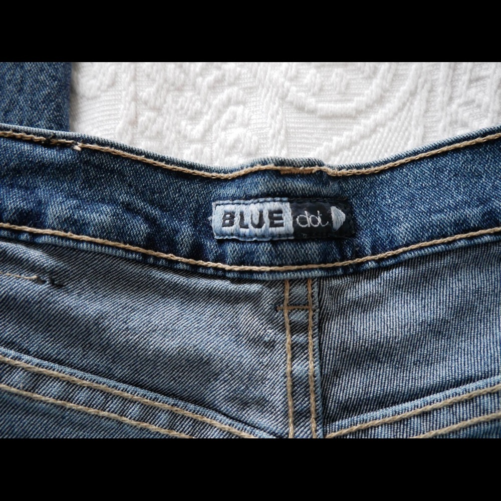 Blue jeans - Picture 2 of 3